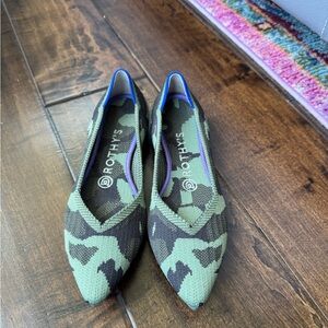 Rothy's Olive Green Camo Knit "The Point" Casual Flats Size 7 Quiet Luxury